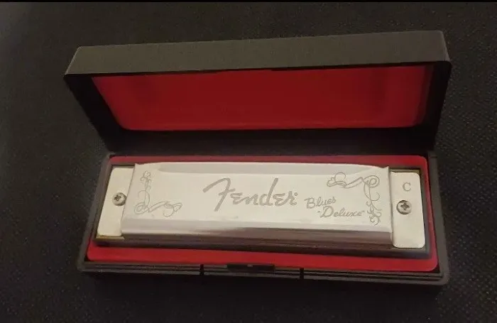 Gaita Fender Blues Deluxe C com Case