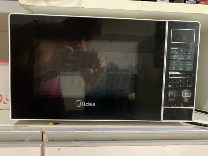 Vendo microondas semi novo ainda no plástico