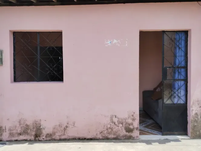 3 casas no mesmo terreno, bairro Feitosa.