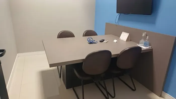Mesa de reunião 4 lugares