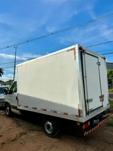Baú refrigerado Parcelo em 10 vezes sem juros no cartão 