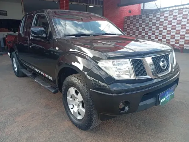 Nissan Frontier Se/se Strik CD 4X4 2.5 TB Dies. 2012