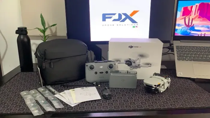 Drone DJI Mini 4K Fly More Combo