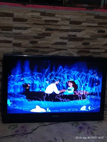 Tv Philips 42 polegadas. 