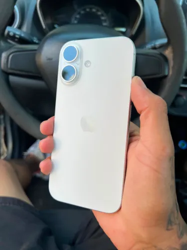 iPhone 17