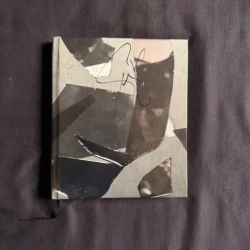 Revival (Journal) - Selena Gomez Autografado