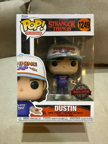 Funko pop stranger things dustin special edition