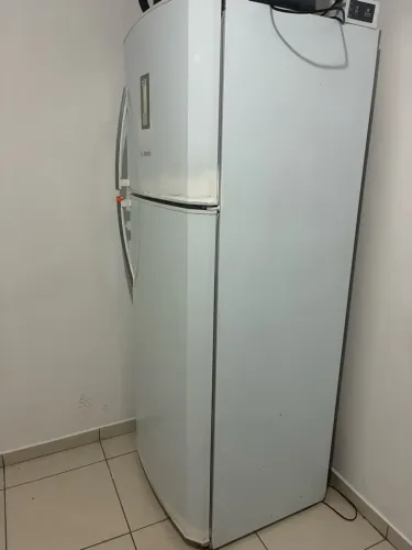 Geladeira com defeito!!!!!