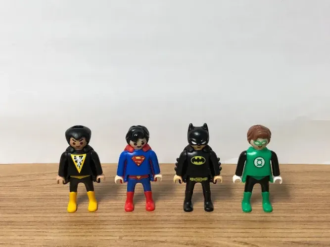 Kinder Ovo Playmobil DC Comics Batman, Adão Negro, Superman e Lanterna Verde