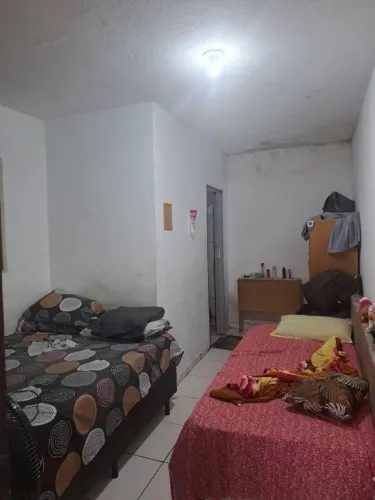 Vende-Se Casa de 1 Dormitorios Grande Jardim Mirna