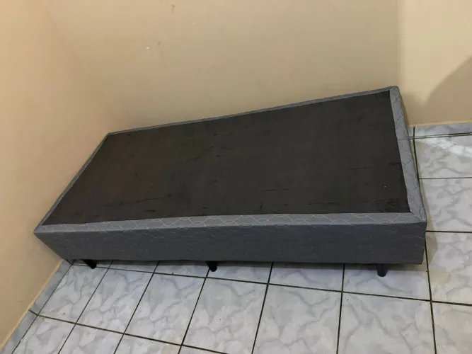 Base de cama de solteiro 