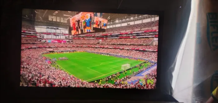 Tv lg smart 42 polegadas adaptada na moldura de 43 funcionando normal