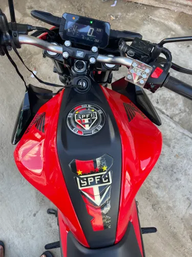 Vende-se CB Twister 300