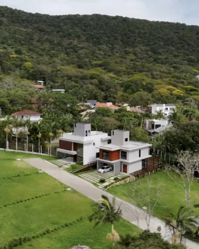 OPORTUNIDADE CASA COND. PRAIA DE TAQUARAS 3suítes, 5 bwc, 4vg, exc localização APAIXONE-SE