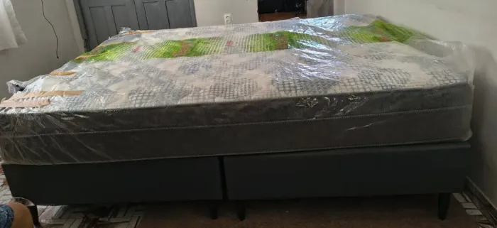 Cama Casal Queen