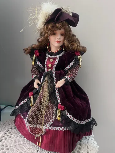 Boneca porcelana dama antiga 45cm