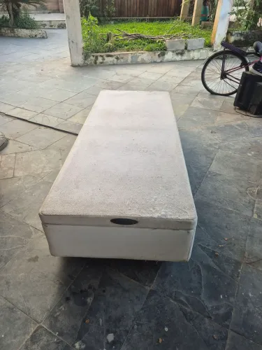 Cama box bau euro colchões bom estadoado mecanica