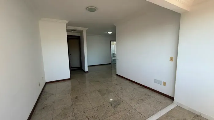 Apartamento a venda de 3/4, 1 suíte + dependência e 2 garagens no CIDADE JARDIM CANDEAL-