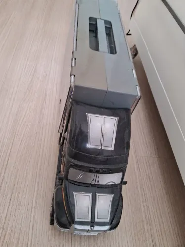 Vendo caminhão jamanta com carrinhos 