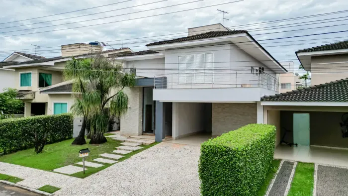 Sobrado Jardins Mônaco para venda possui 327 metros quadrados com 4 quartos