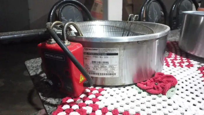 VENDO UMA FRITADEIRA ELETRICA