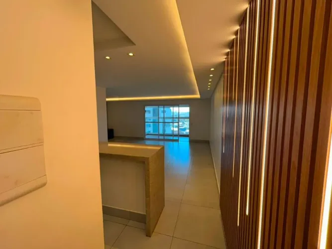 Apartamento no Torres do Sul com três suítes e varanda gourmet.