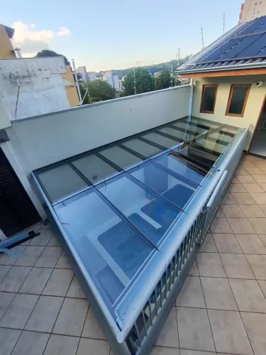 Limpeza e manutenção cobertura de vidro