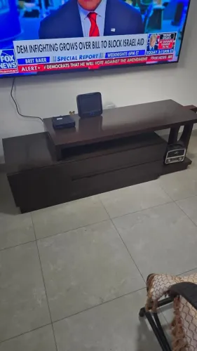 Rack para TV em Madeira Maciça Extensível - Grande, Resistente e Elegante!
