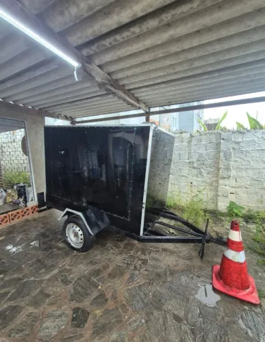 Vendo carretinha oi reboque caso queira entrar em contato 