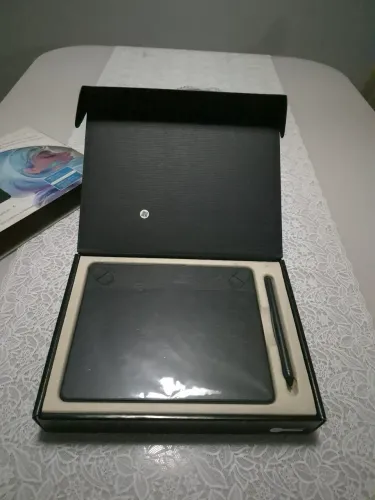 Wacom Intuos Art Pen & Touch (CTH-490)
