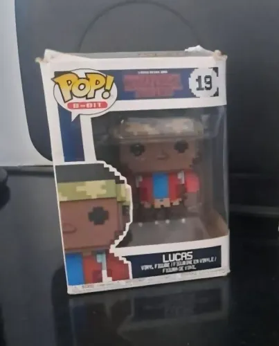 Funko pop lucas 8-bit stranger things