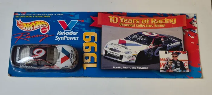 Miniatura Hot Wheels Nascar Mark Martin Valvoline