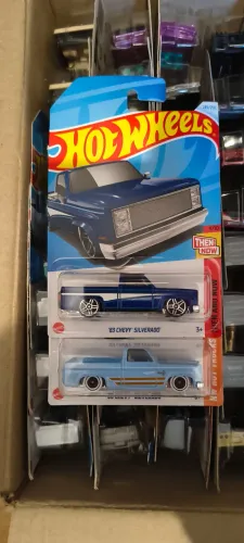 Hot Wheels 2 x Chevy Silverado 1983 Azul/ Verde
