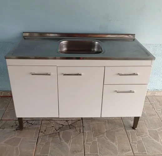 Pia de inox com gabinete