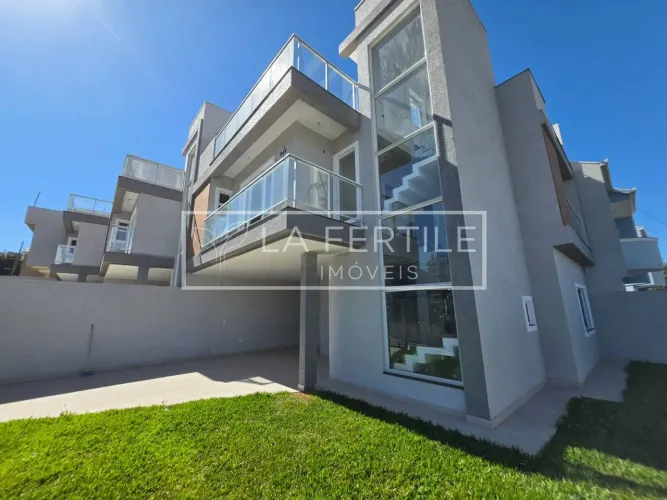 Sobrado com 3 Quartos, 1 Suíte, 150M², à Venda por R$ 1.050.000,00 - Capão Raso, Curitiba