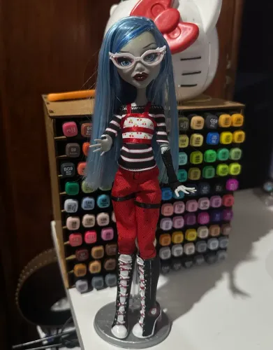 Boneca Custom Ghoulia básica 