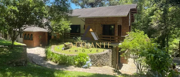 Casa para Vender em Condomínio na Linha 40