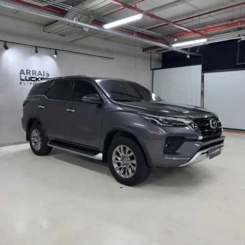Toyota Hilux SW4 SRX 4X4 2.8 TDI 16V Dies. Aut. 2024