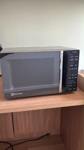Microondas Electrolux prata