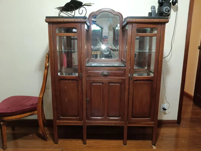 Cristaleira madeira maciça antiguidade $4000
