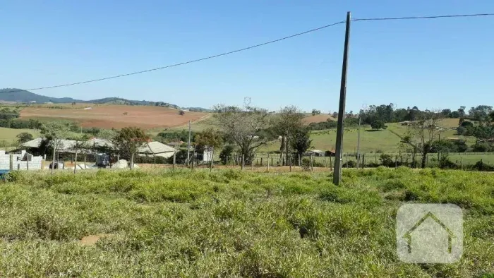 Tuiuti, SP. belo terreno, plano com toda Infra Estrutura, com muito verde, localozado na t