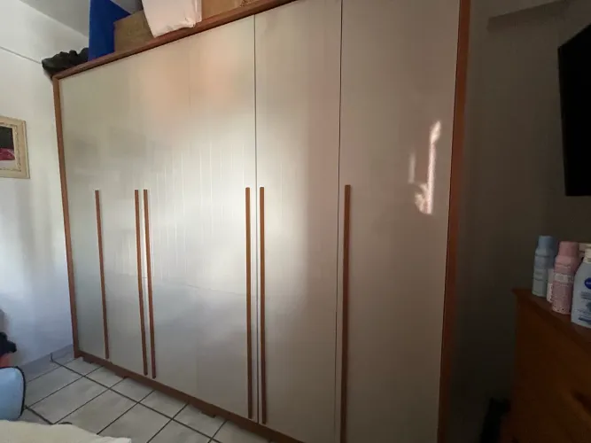 Lindo guarda roupa da Art Casa menos- de 2 anos de uso