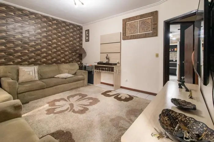 Casa com 6 dormitórios para alugar no Boqueirão - Curitiba/PR