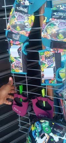 Quite de proteção para criança para brincar de bicicleta esquete e muito mais