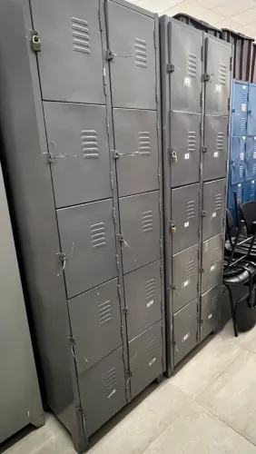 ARMÁRIO ROUPEIRO USADO 10 PORTAS
