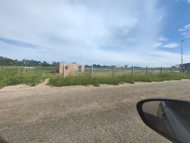 Area com 1250 m2 em Alto Grande poucos minutos de Carapebus frente pro asfalto