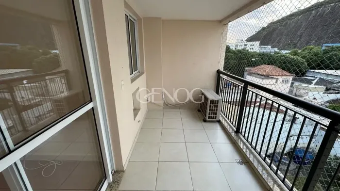 Apartamento com varanda, 03 quartos, 94m² à venda no Condomínio Golden Tijuca