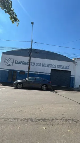 Locação barracão centro Piratininga