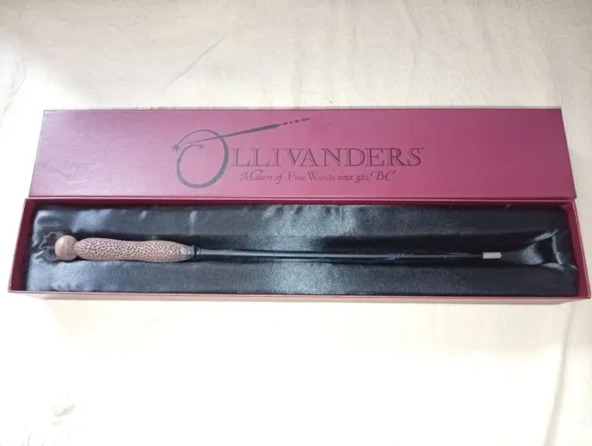 Varinha Ivy nº 11 da loja Ollivander's de Harry Potter da Universal Studios