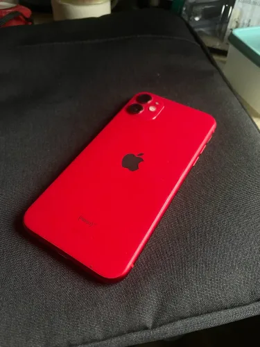 Iphone 11 vermelho 128GB